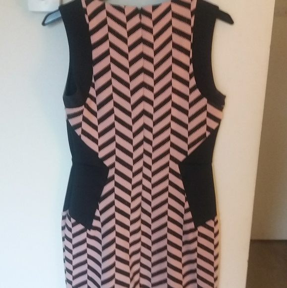 Dress - Picture 2 of 6